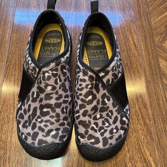 KEEN Women's Howser Wrap Low Height Casual Comfy Durable Slipper SZ 10 Cheetah - Picture 1 of 12